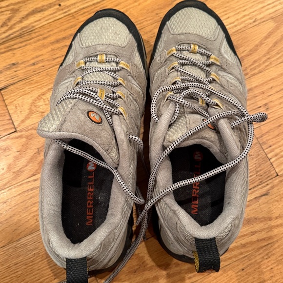 Women’s Merrell shoes - Picture 3 of 4